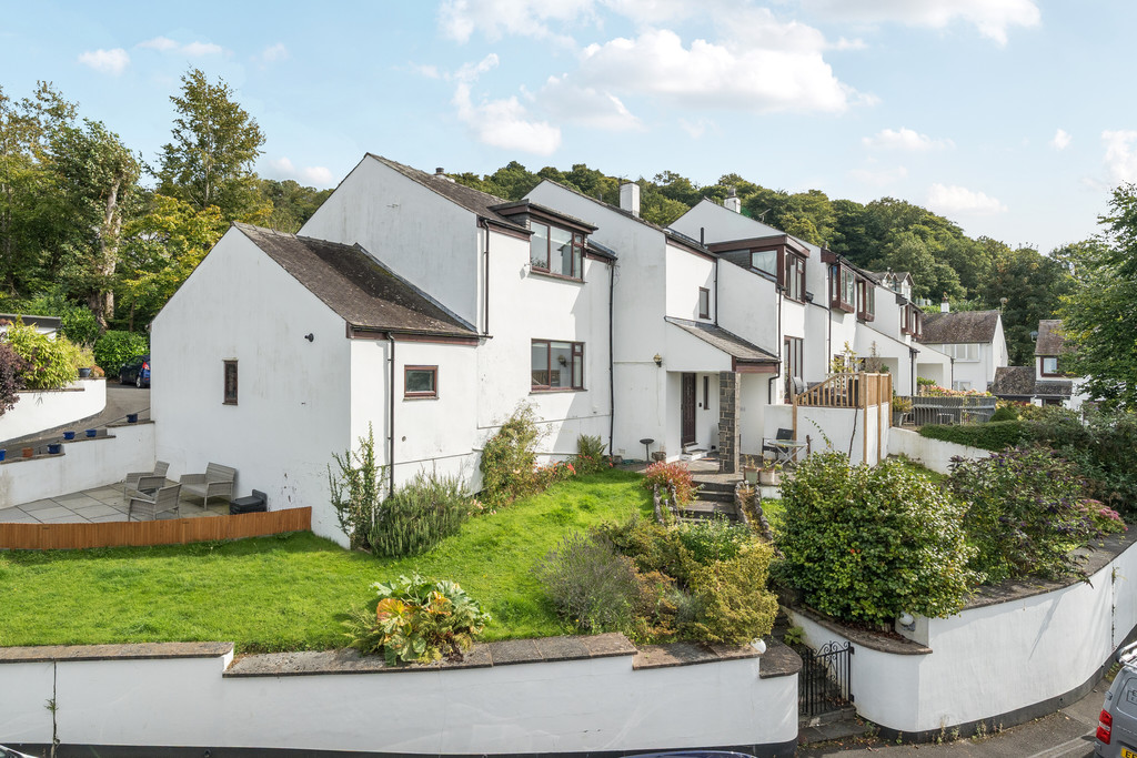 5 bedroom Semi-detached house For Sale