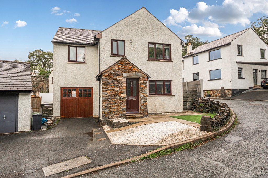 3 bedroom Link detached house For Sale