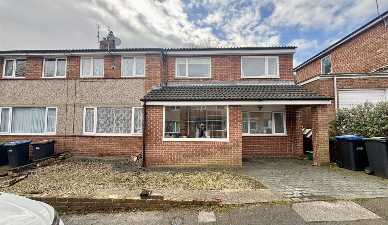 6 bedroom Semi-detached house To Let