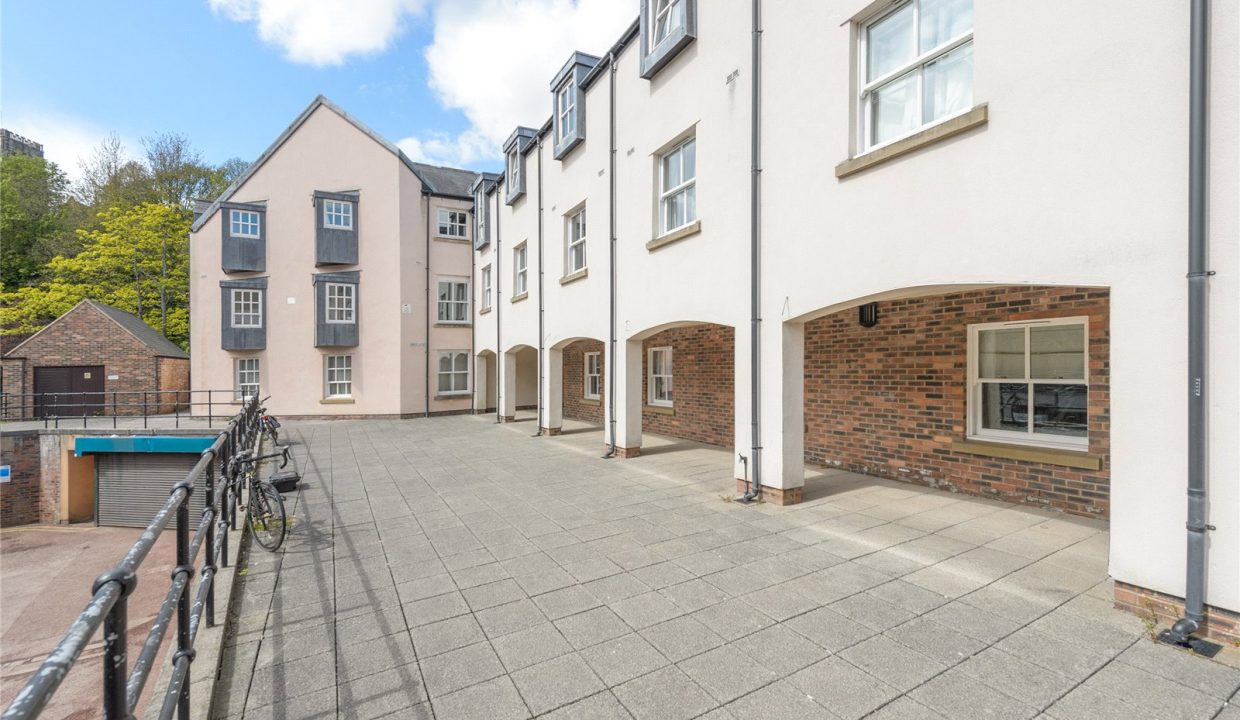 2 bedroom Apartment To Let