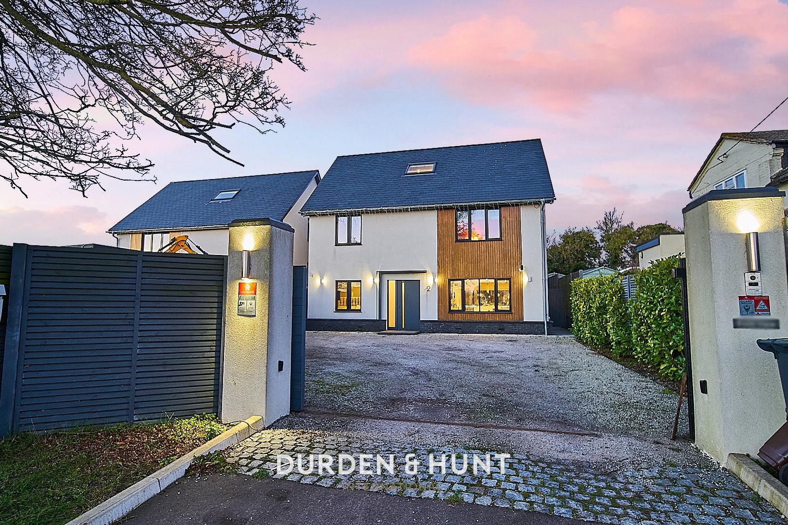 5 bedroom Terraced House For Sale