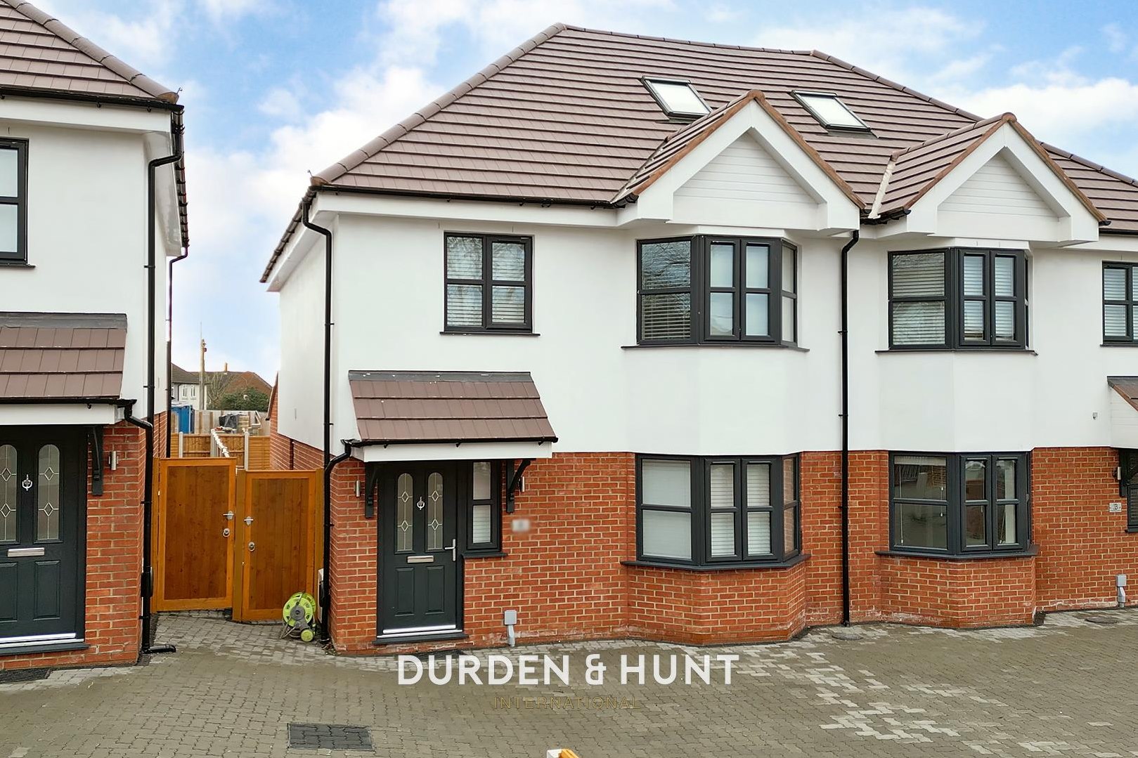 4 bedroom House (unspecified) Under Offer