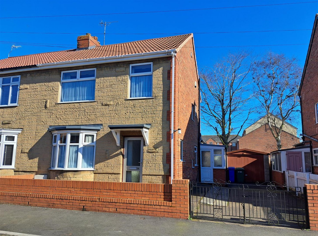 3 bedroom Semi-detached house For Sale