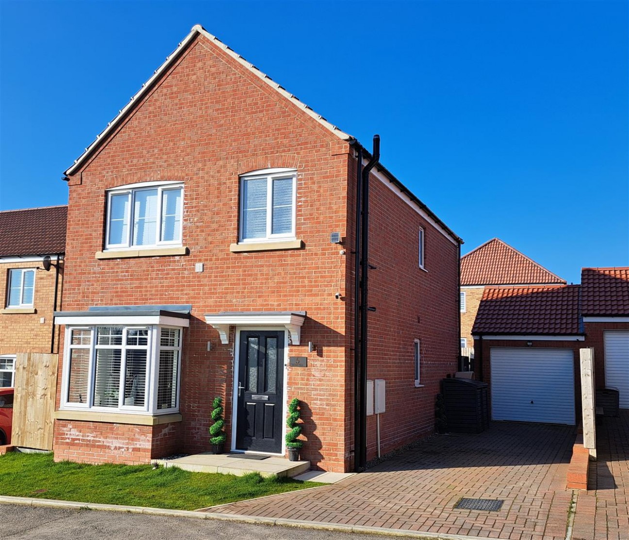 3 bedroom Detached house For Sale