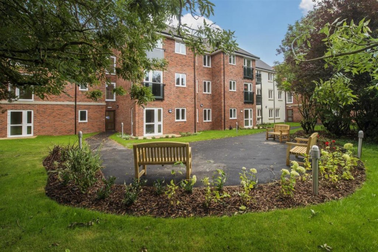 1 bedroom Apartment For Sale