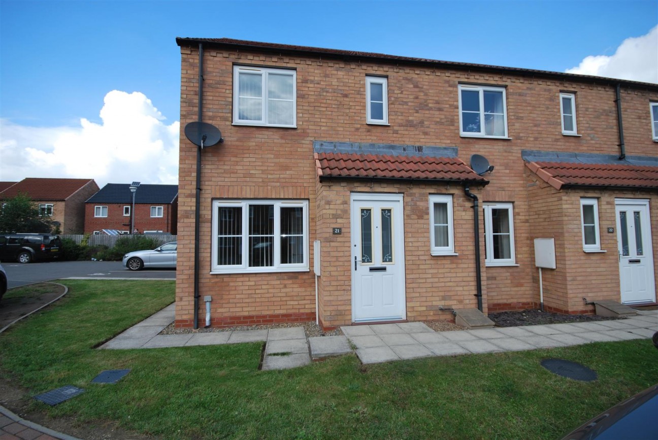 3 bedroom Terraced House To Let