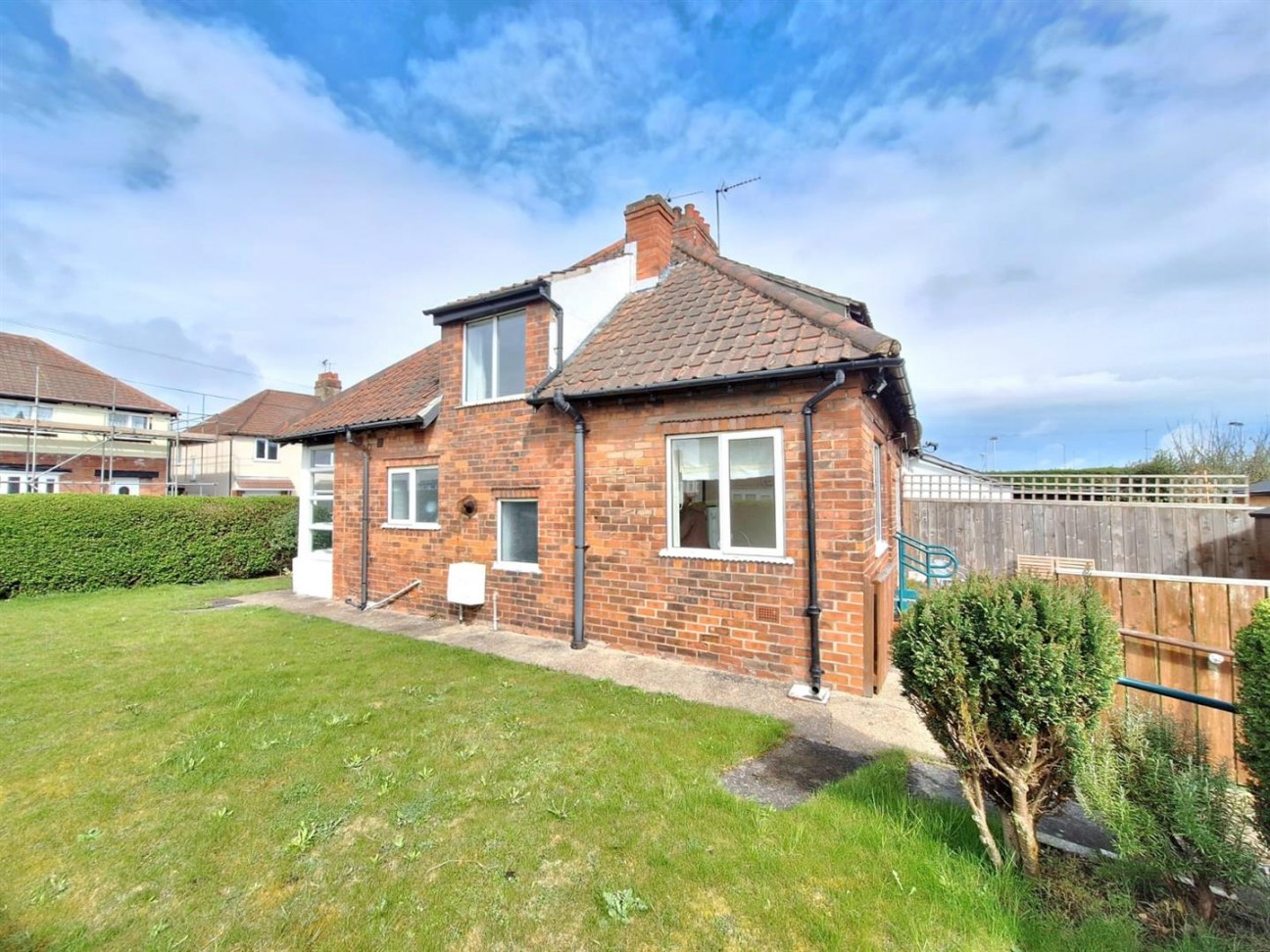 3 bedroom Semi-detached bungalow For Sale