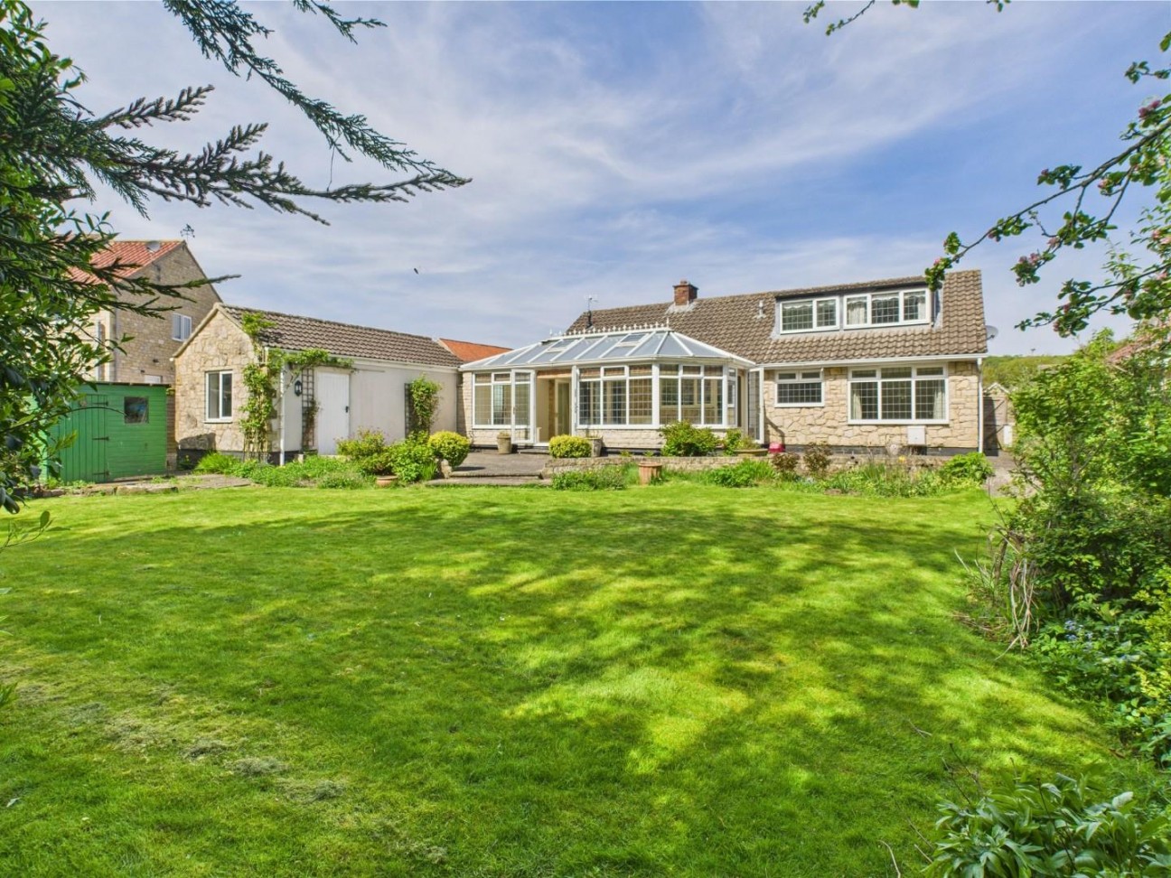 3 bedroom Detached bungalow For Sale