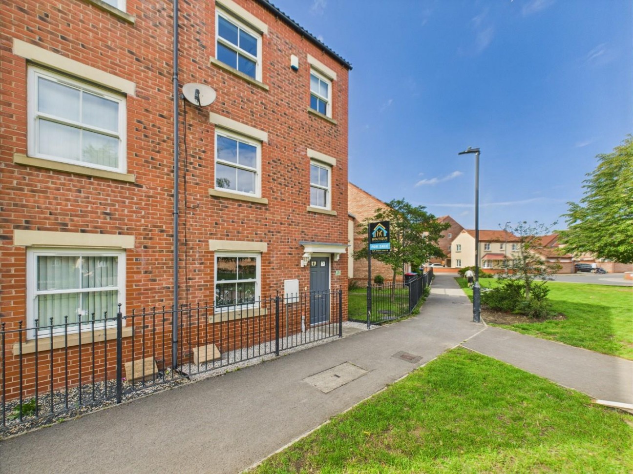 4 bedroom Terraced House For Sale