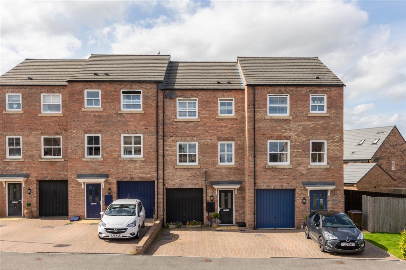 4 bedroom Terraced House For Sale