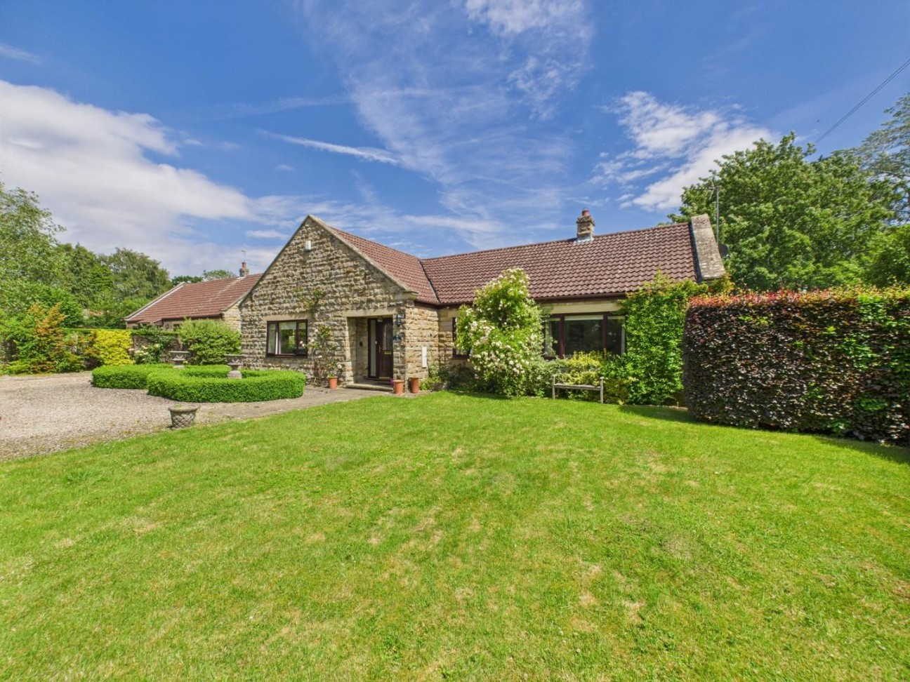 3 bedroom Detached bungalow For Sale