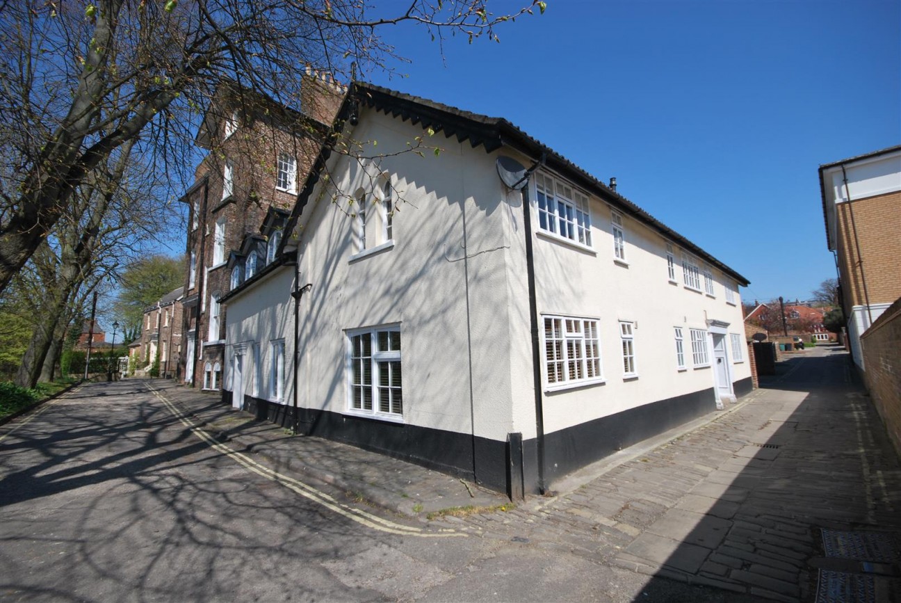 2 bedroom Apartment To Let