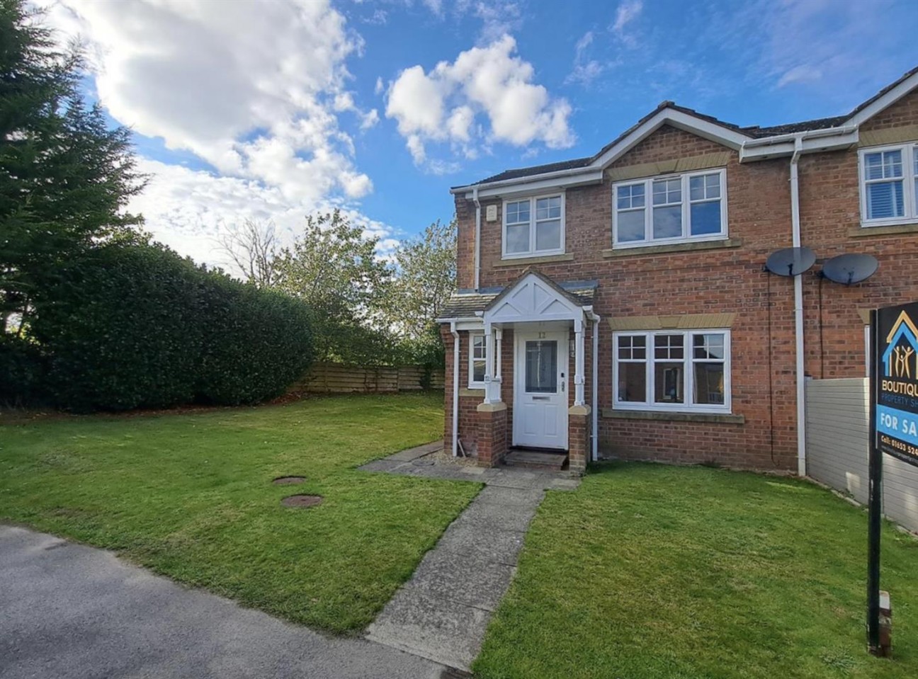 3 bedroom Semi-detached house For Sale