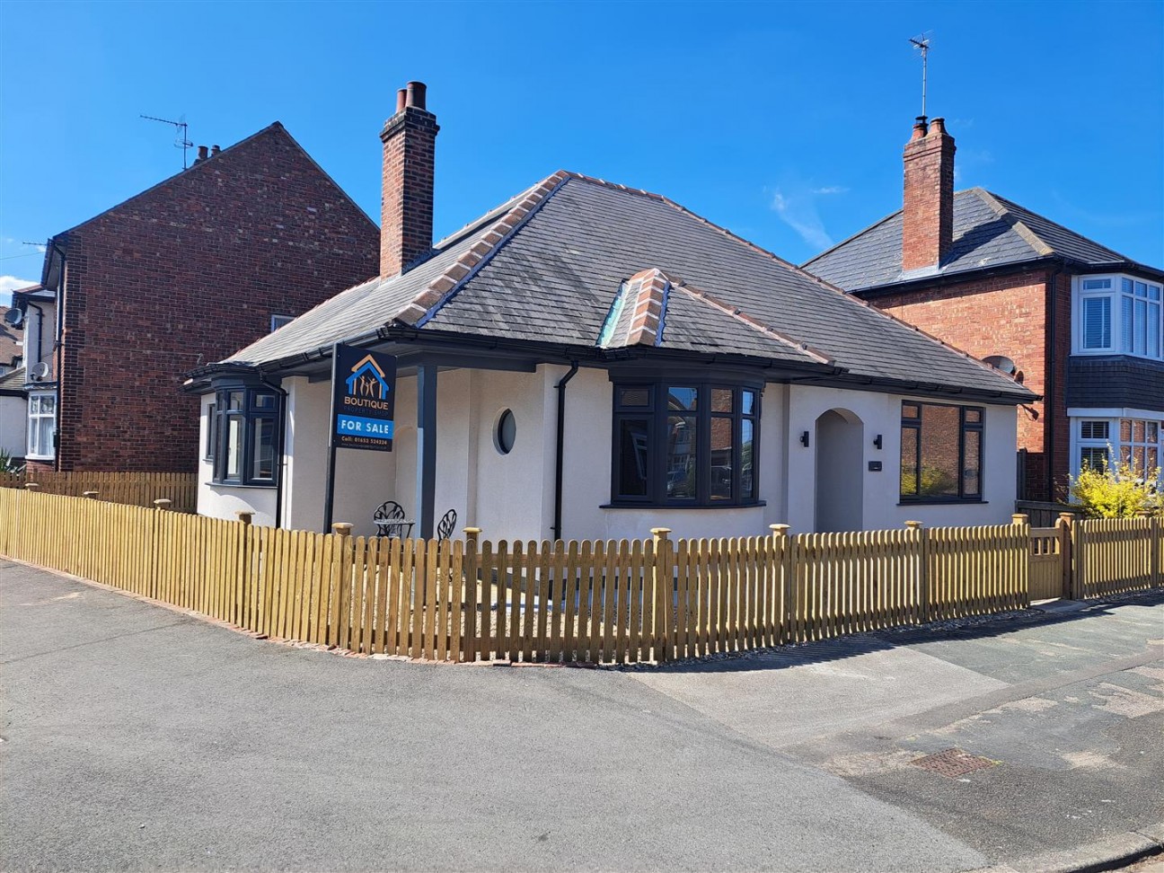 2 bedroom Detached bungalow For Sale