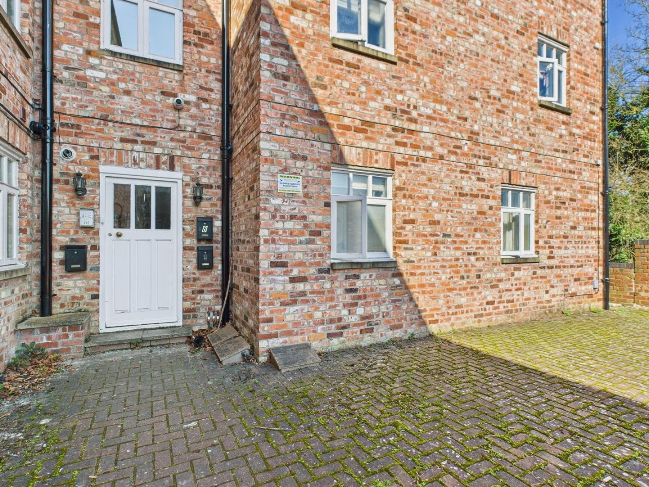 1 bedroom Apartment For Sale