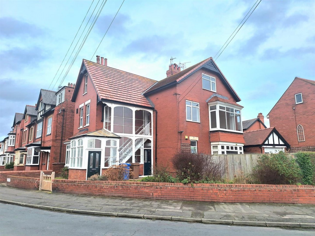 3 bedroom Apartment For Sale
