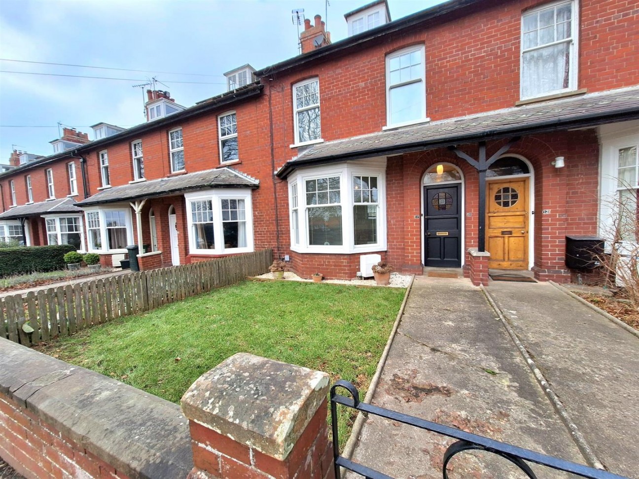 4 bedroom Semi-detached house For Sale