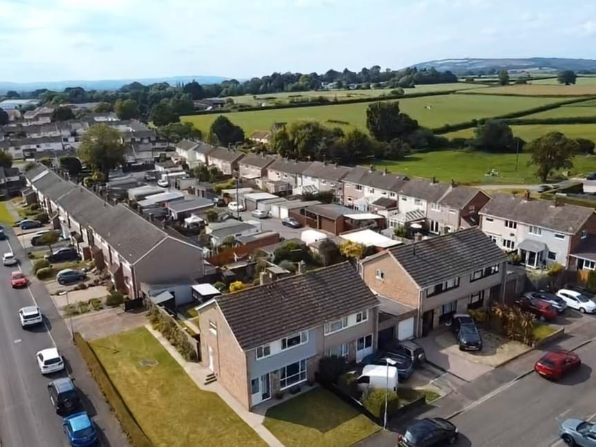 3 bedroom House (unspecified) Let