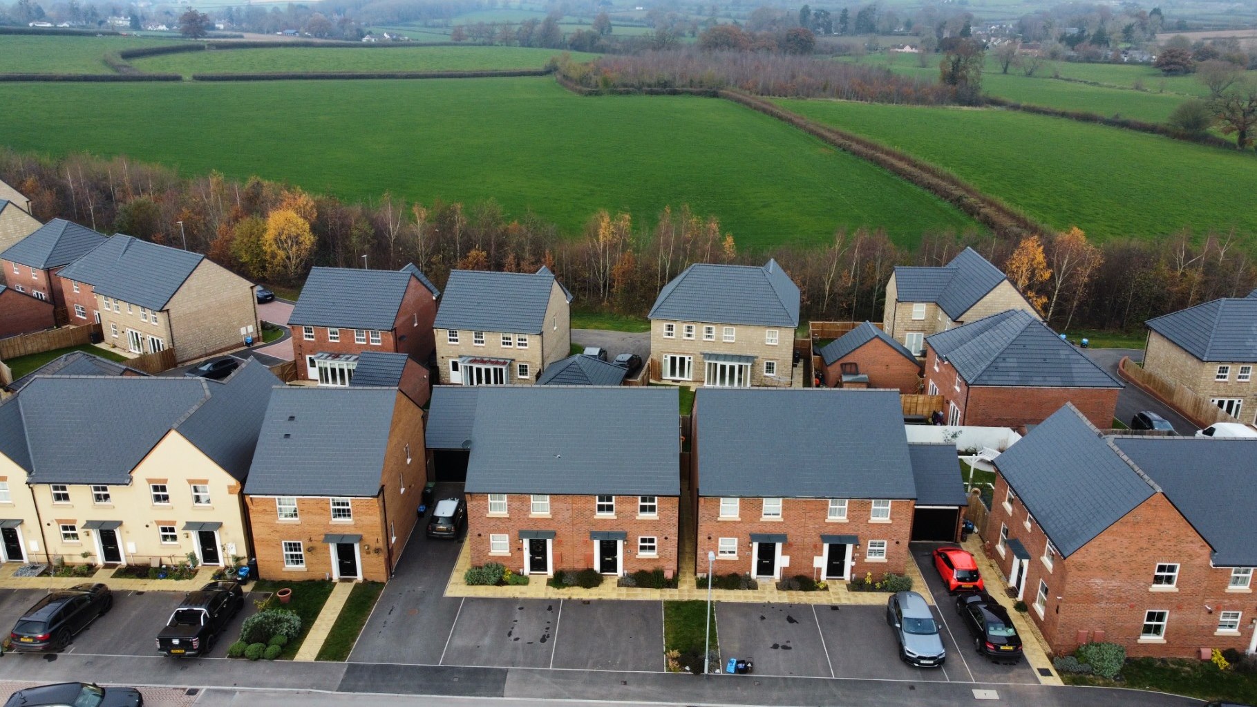 3 bedroom Semi-detached house Let