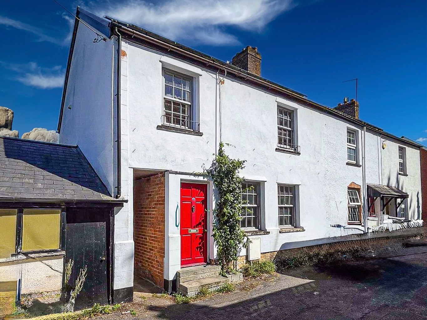 4 bedroom Mews house Let