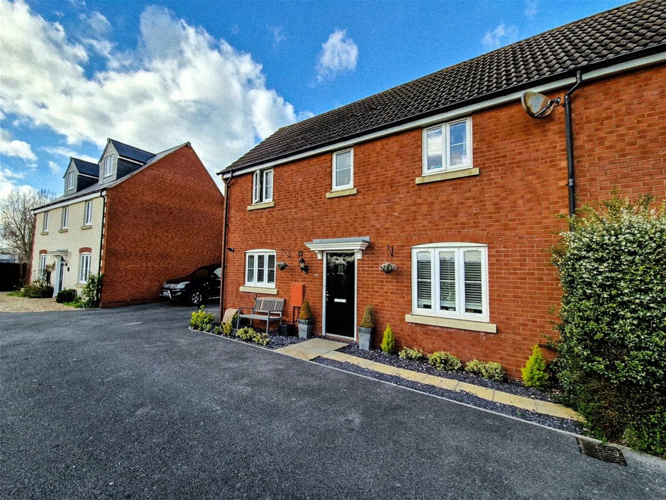 3 bedroom Semi-detached house Let