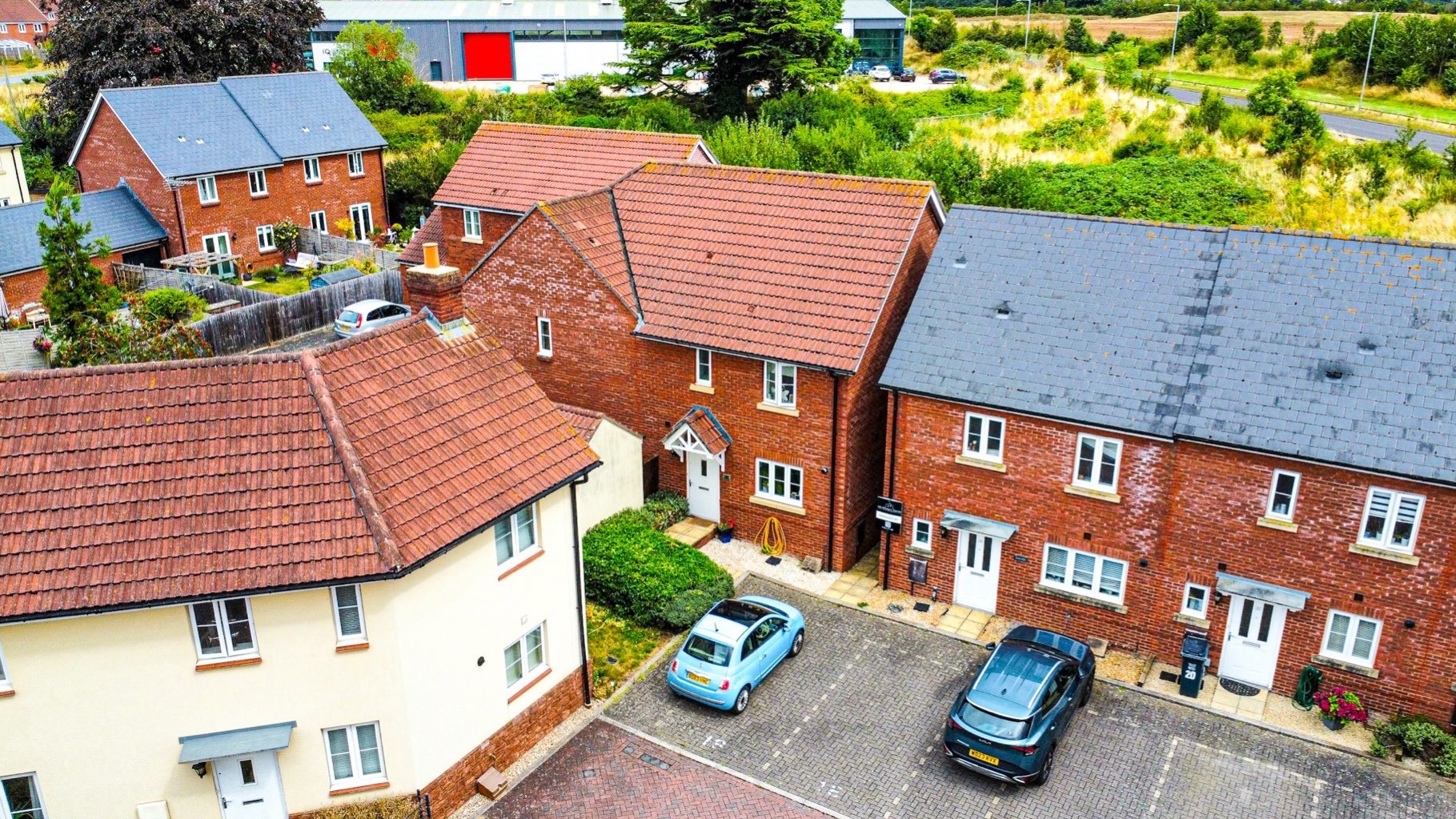 3 bedroom Semi-detached house Let