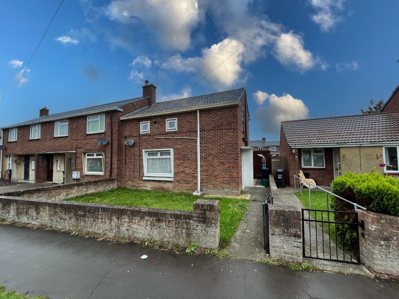 2 bedroom End of terrace house Let