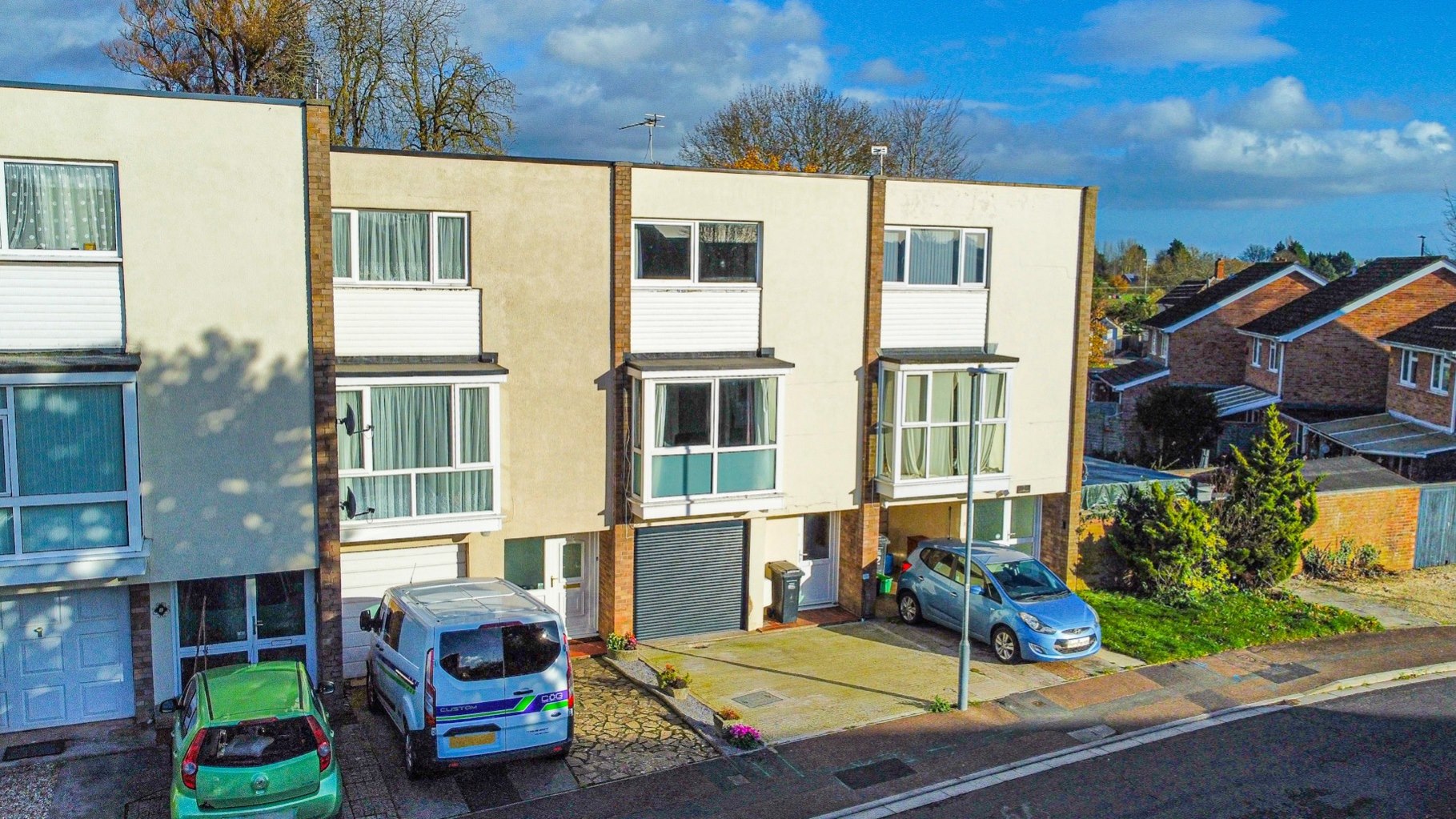 3 bedroom House (unspecified) Under Offer