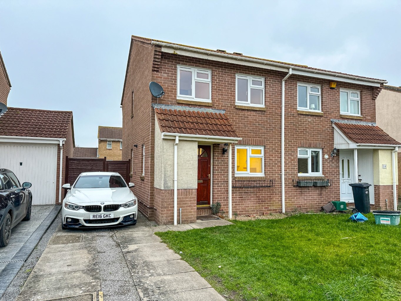 3 bedroom Semi-detached house Let