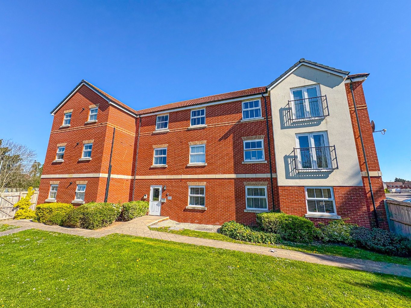 2 bedroom Apartment Let