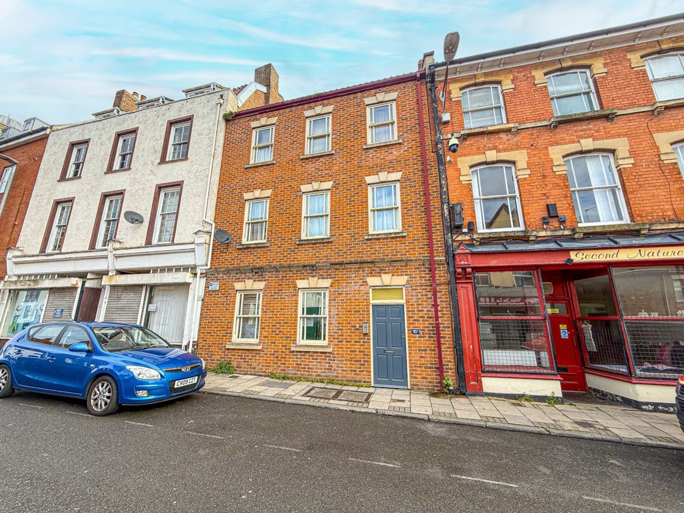 1 bedroom House (unspecified) Under Offer