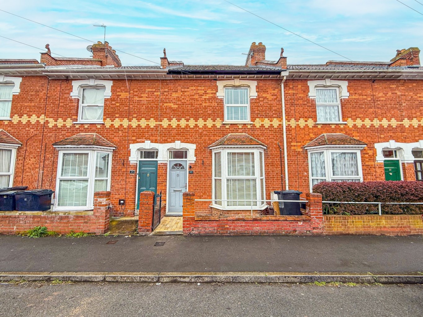 2 bedroom House (unspecified) Under Offer