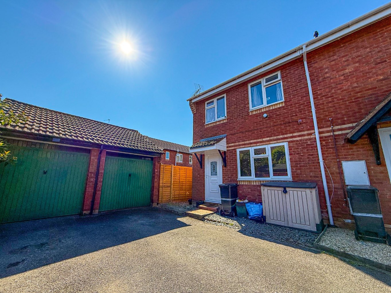 3 bedroom End of terrace house Under Offer