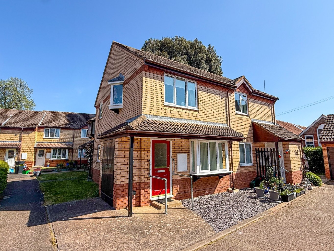 2 bedroom Apartment Under Offer