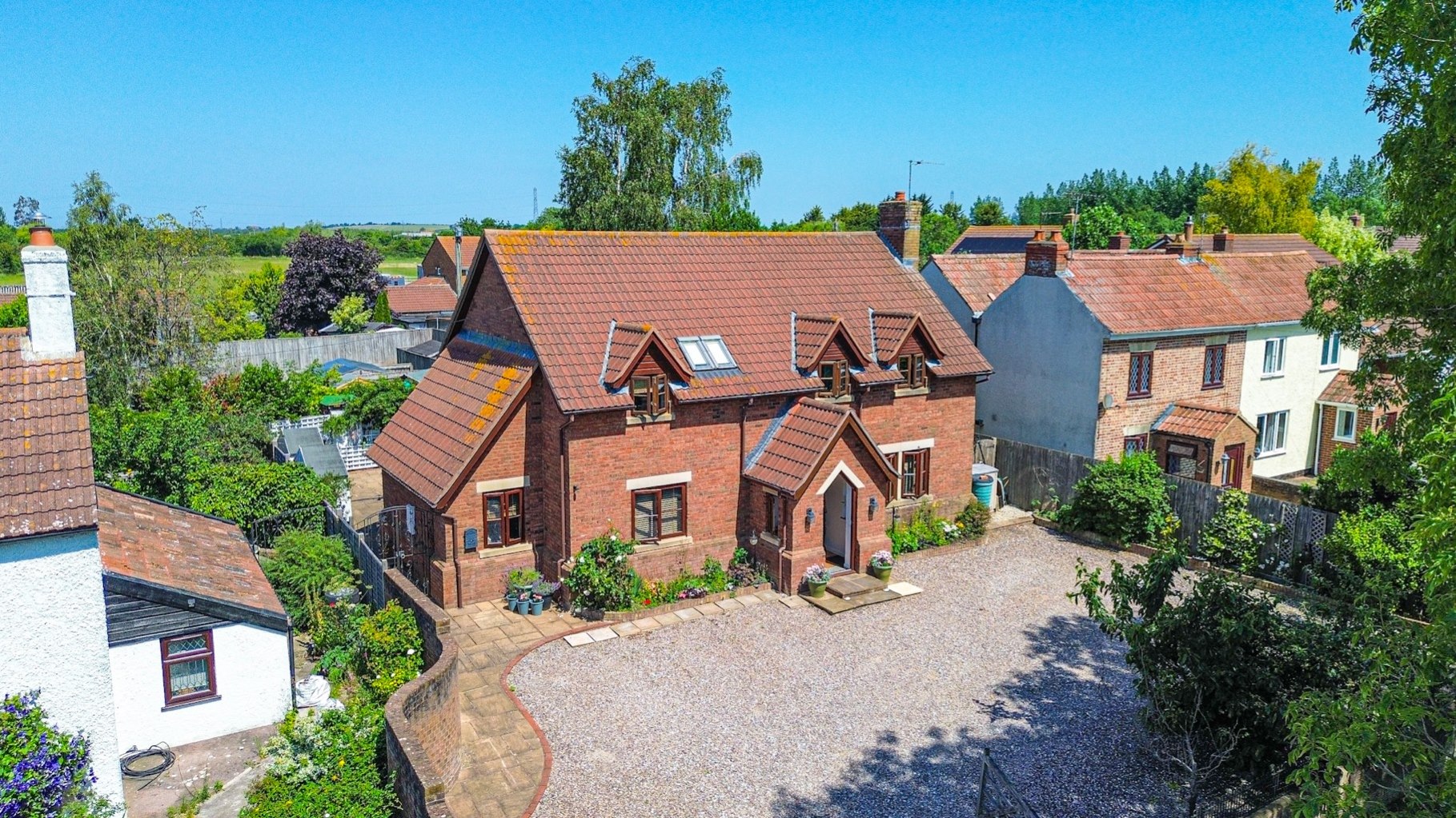 4 bedroom Cottage Under Offer