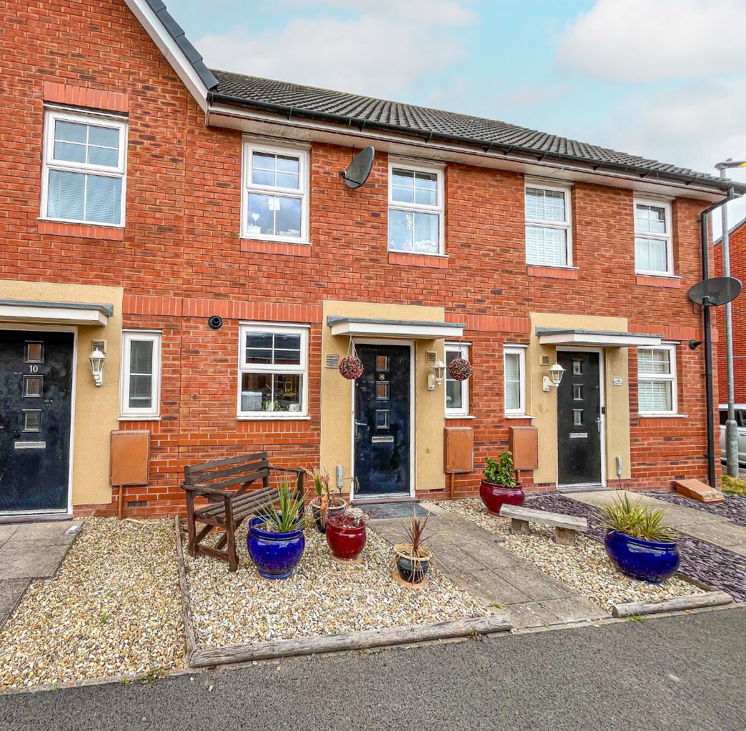 2 bedroom House (unspecified) For Sale
