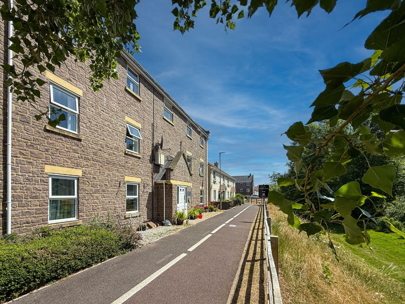 2 bedroom Apartment Let