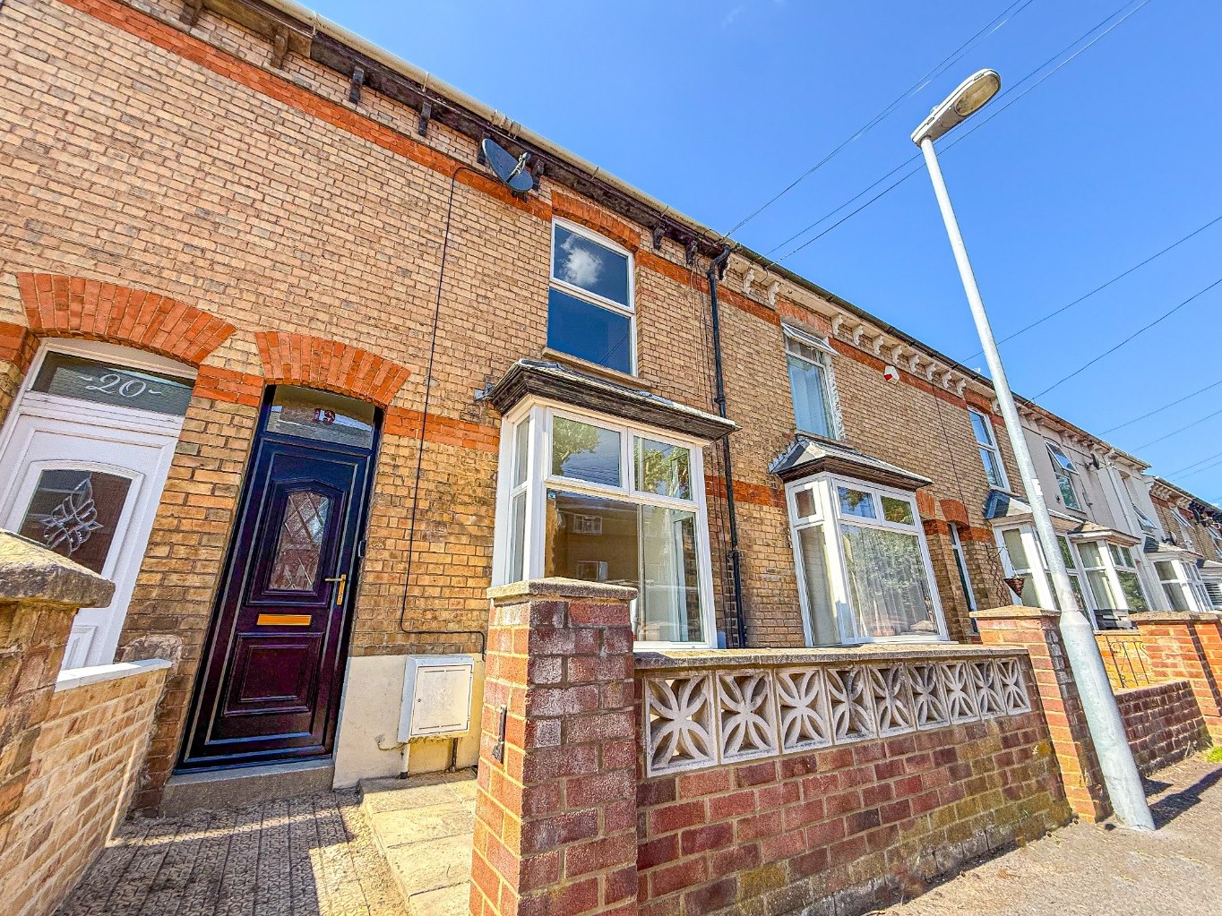 3 bedroom House (unspecified) Under Offer