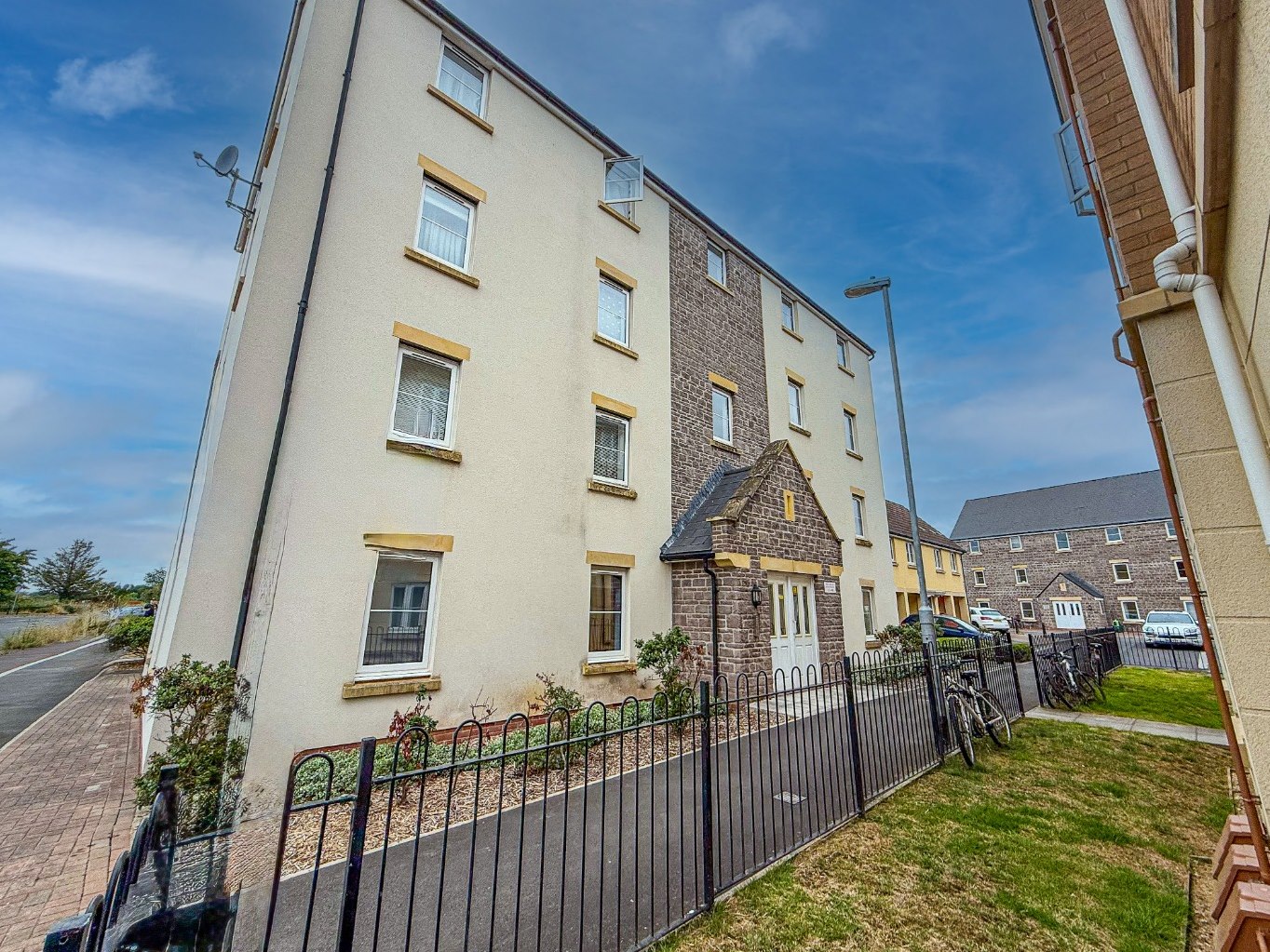 2 bedroom Mill Let