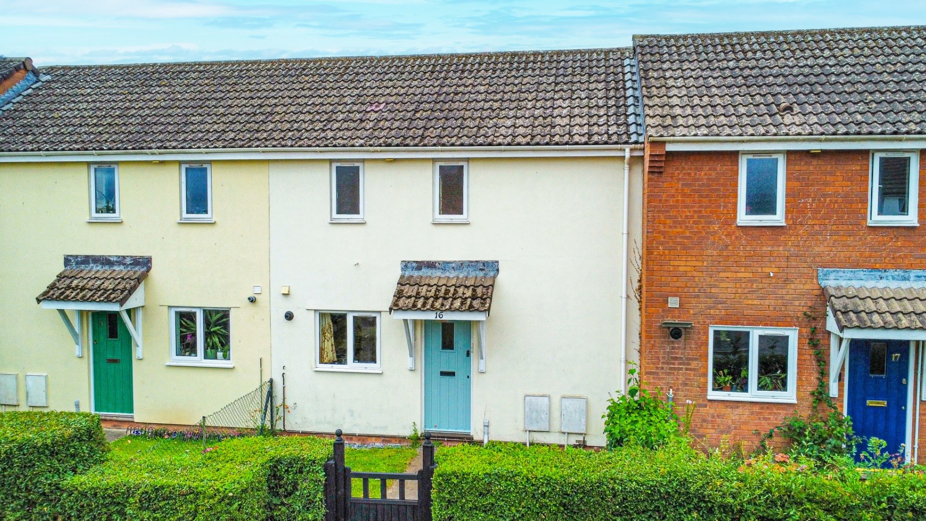 2 bedroom House (unspecified) Under Offer