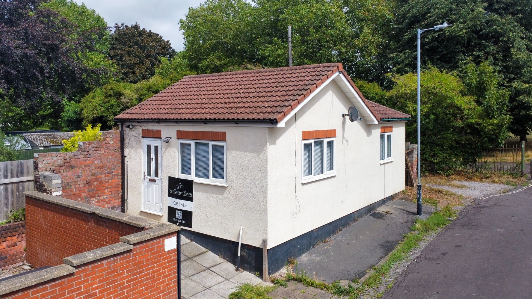 2 bedroom Detached house For Sale