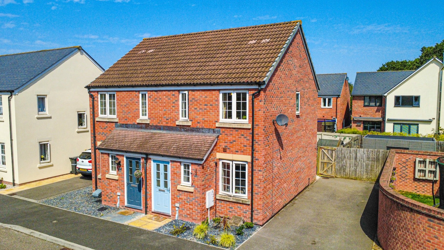 2 bedroom House (unspecified) Under Offer