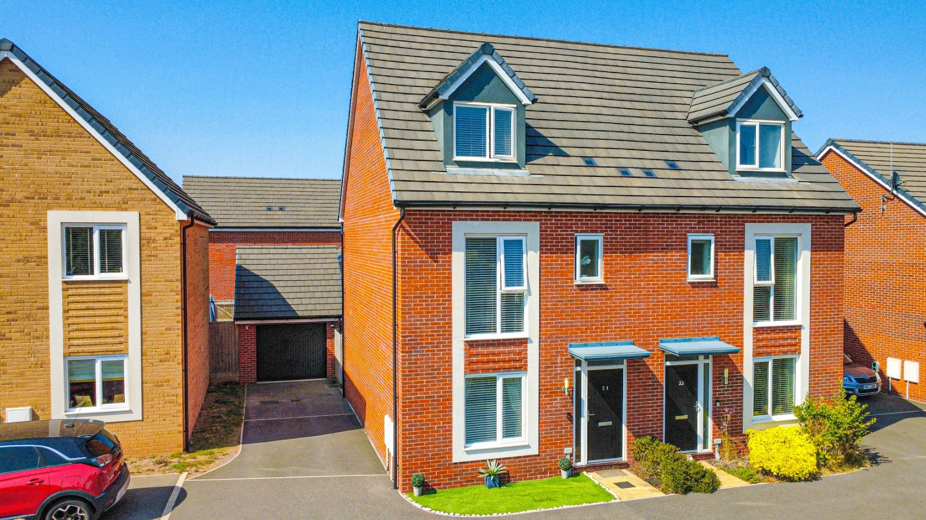 4 bedroom House (unspecified) Under Offer