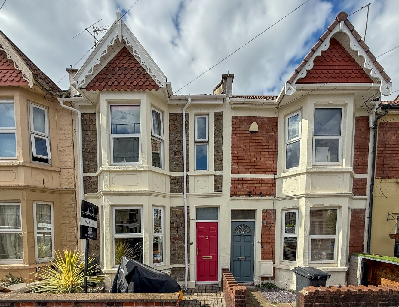 2 bedroom House (unspecified) Under Offer