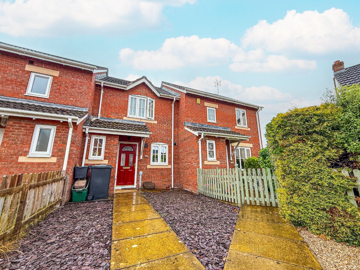 2 bedroom House (unspecified) Under Offer