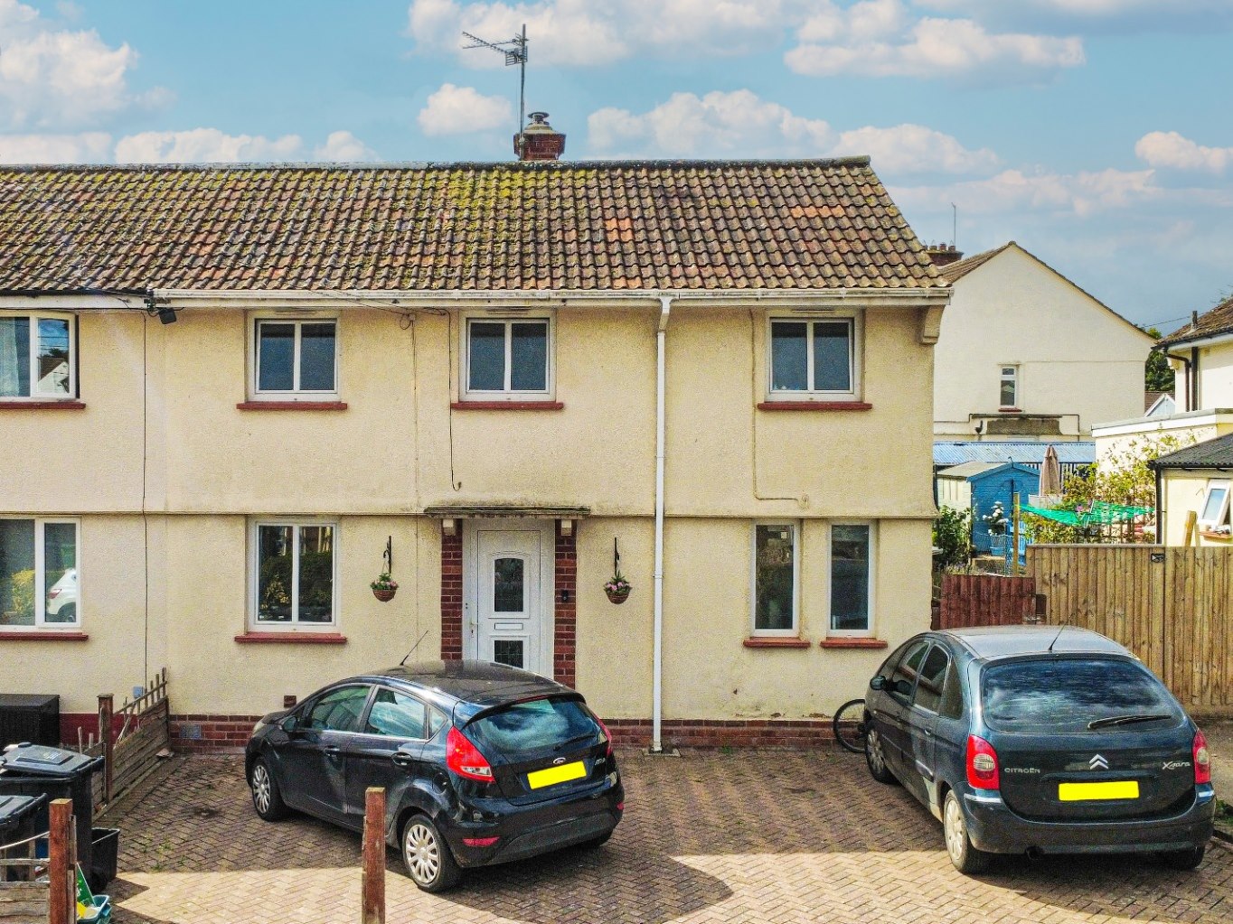 3 bedroom House (unspecified) Under Offer