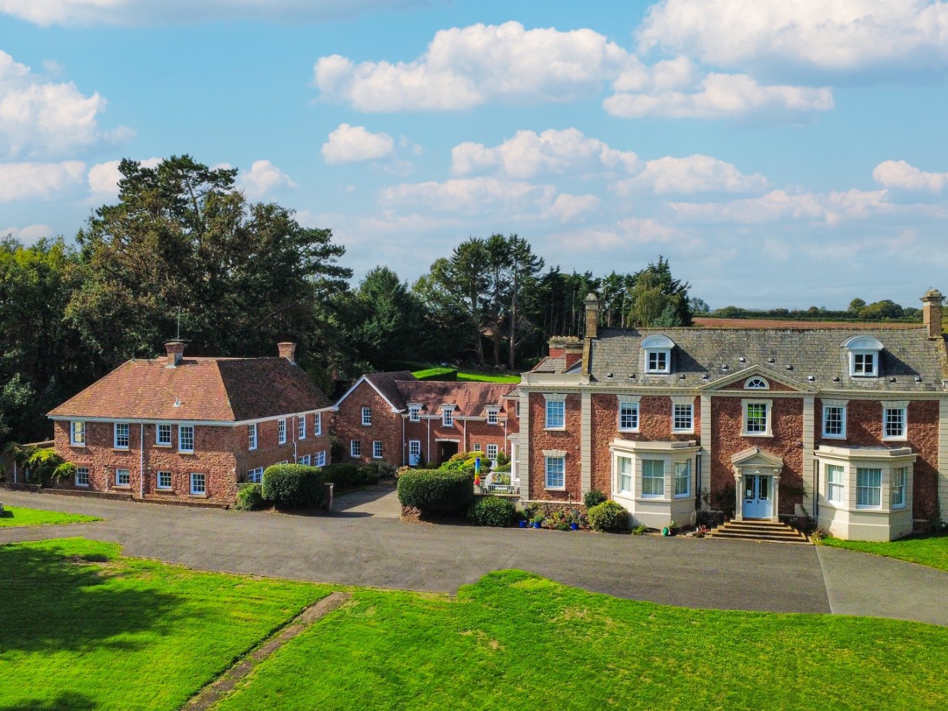1 bedroom Manor House Under Offer
