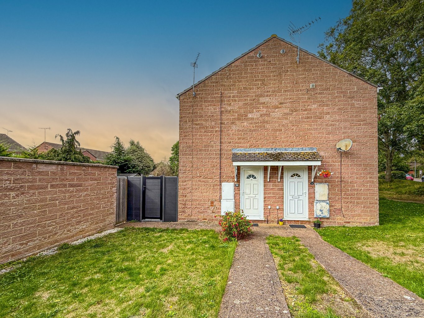1 bedroom Semi-detached house Let