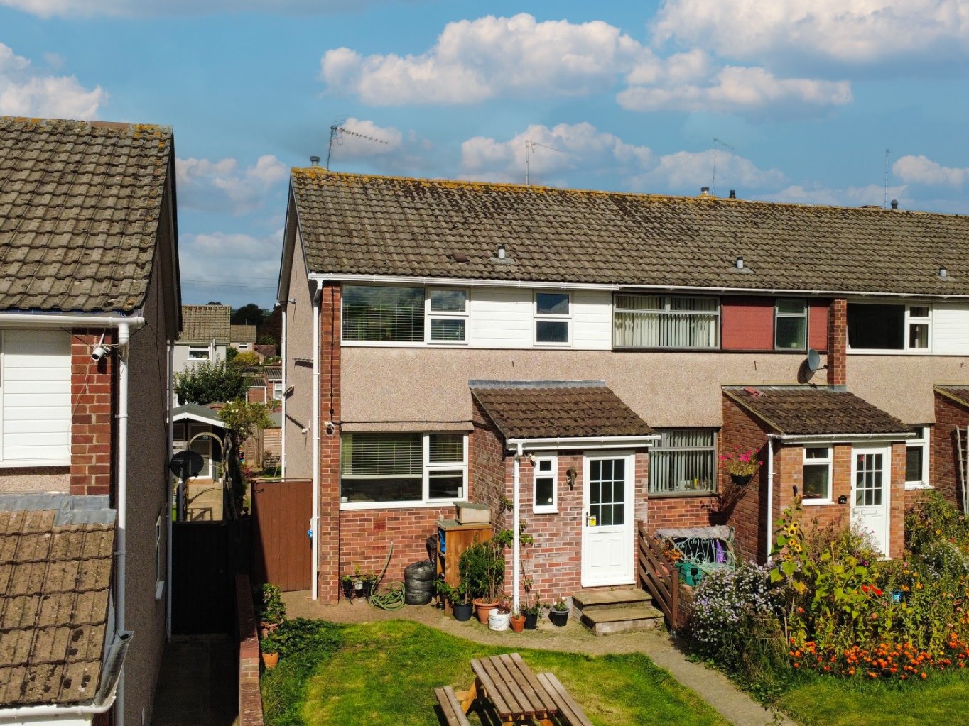 3 bedroom House (unspecified) Under Offer