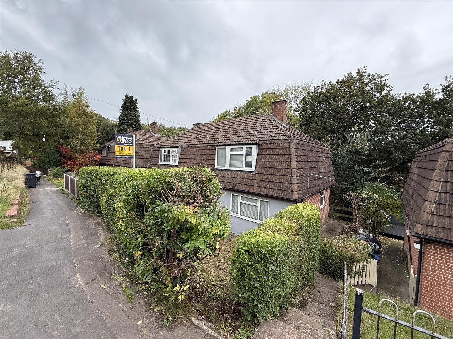 4 bedroom Semi-detached house Let